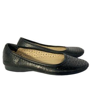 Bare Traps Womens Ballet Flats Size 6 Black Slip On Shoes Eyelets